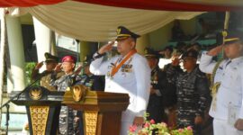 Pj Wali Kota Padang Andree Algamar memimpin Upacara Peringatan Hari Gugurnya Pahlawan Nasional Bagindo Aziz Chan. (Foto: Prokopim Padang)