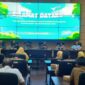 Suasana Sharing Tinjauan Kebijakan Integrasi Vertikal Pembangunan Rendah Karbon dan Berketahanan Iklim di Ruang Abu Bakar Jaar Balai Kota Padang, Senin (22/7/2024).