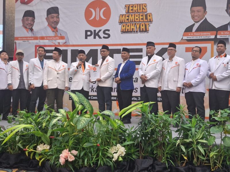 PKS dan Demokrat mengusung pasangan M Iqbal - Amasrul di Pilkada Padang 2024.