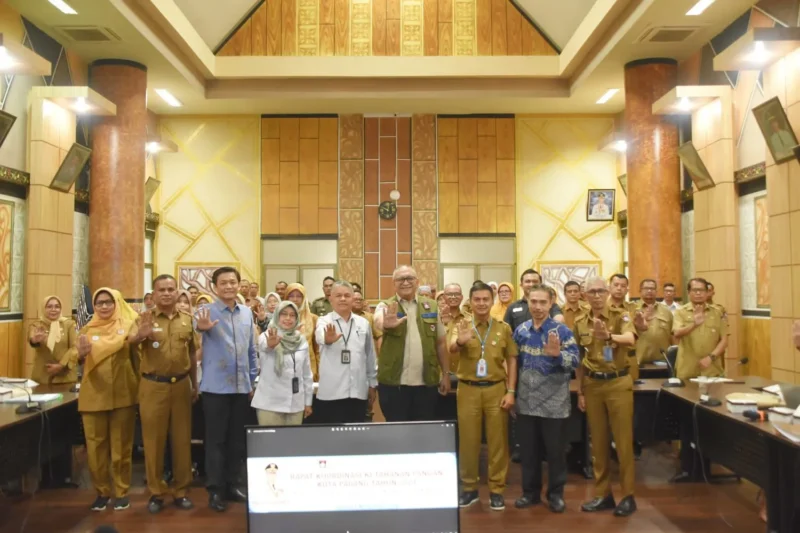 Pemko Padang gelar Rakor Ketahanan Pangan di Ruang Abu Bakar Jaar. (Foto: Prokopim Padang)