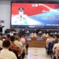 Pj Wako Padang Andree Algamar memberikan arahan saat Sosialisasi Netralitas ASN di Gedung Youth Center Padang, Kamis, (4/7/2024). (Foto: Prokopim Padang)