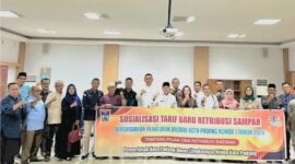 DLH Kota Padang menyosialisasikan penyesuaian tarif retribusi sampah kepada lurah dan ketua LPM se-Kecamatan Lubuk Begalung (Lubeg) Jumat (12/7/2024). 