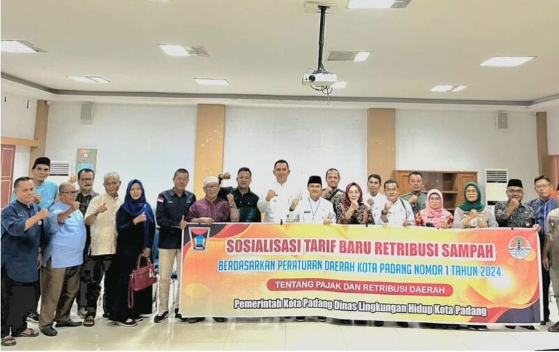 DLH Kota Padang menyosialisasikan penyesuaian tarif retribusi sampah kepada lurah dan ketua LPM se-Kecamatan Lubuk Begalung (Lubeg) Jumat (12/7/2024). 