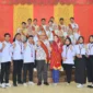 Pj Wali Kota Padang Andree Algamar didampingi Bunda GenRe Padang Ny. Vanny Andree Algamar bersama Duta GenRe Padang 2024. (Foto: Prokopim Padang)