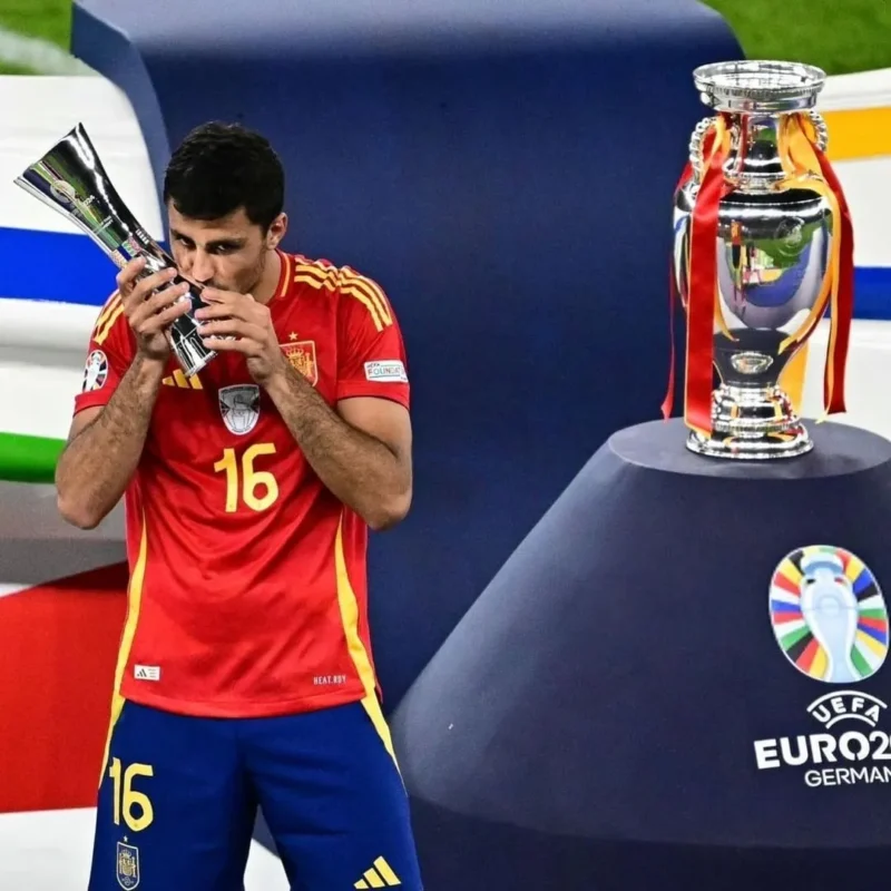 Rodri dinobatkan sebagai Pemain Terbaik Euro 2024. (Foto: IG odrihernandezbr)