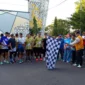 Pj Wali Kota Padang Andree Algamar melepas peserta Padang Trail Running di halaman Gedung Youth Center, Sabtu (27/7/2024) pagi. 