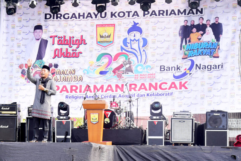 Ustad Dr. Suwandi menyampaikan tausiyahnya dalam tablig akbar yang digelar Pemko Pariaman, Minggu (7/7/2024). (Foto: Diskominfo Kota Pariaman)