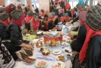 Suasana Festival Makan Bajamba di Gedung Youth Center, Sabtu (3/8/2024). (Foto: Javanusa.com)