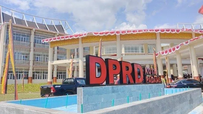 Gedung DPRD Padang. (Foto: Diskominfo Padang)