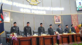 Pj Wali Kota Padang Andree Algamar mengikuti Sidang Paripurna Istimewa DPRD Padang dalam rangka memperingati HUT ke-355 Kota Padang di Gedung DPRD, Rabu (7/8/2024). (Foto: Prokopim Padang)