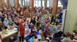 Ribuan anak TK mengikuti lomba mewarnai di Gedung Youth Center, Sabtu (3/8/2024). (Foto: Javanusa.com) 