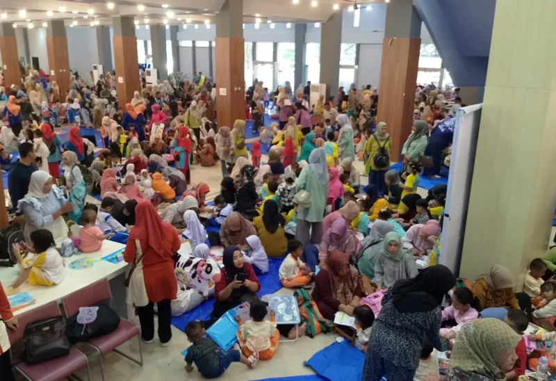 Ribuan anak TK mengikuti lomba mewarnai di Gedung Youth Center, Sabtu (3/8/2024). (Foto: Javanusa.com) 