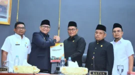 Pemko Padang dan DPRD Padang menyepakati KUA-PPAS APBD Padang Tahun 2025. (Foto: Prokopim Padang)