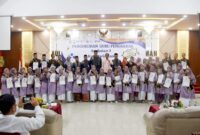 Pj Wali Kota Pariaman, Roberia mengukuhkan 30 Guru Penggerak angkatan pertama di Kota Pariaman. (Foto: Pemko Pariaman)
