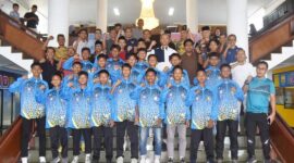 Pj Wali Kota Pariaman, Roberia melepas kontingen GSI SMP Kota Pariaman yang akan berlaga di tingkat Sumbar. (Foto: Pemko Pariaman)