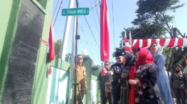 Pj Wali Kota Padang Andree Algamar meresmikan Jalan Marah Roesli di Kelurahan Belakang Tangsi, Kecamatan Padang Barat, tepatnya di samping Detasemen Polisi Militer (Denpom) I/4 Padang. (Foto: Diskominfo Padang)