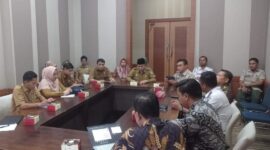 Sekdakab Dharmasraya, H. Adlisman hadir dalam FGD rencana peluncuran Call Center 112. (Pemkab Dharmasraya)