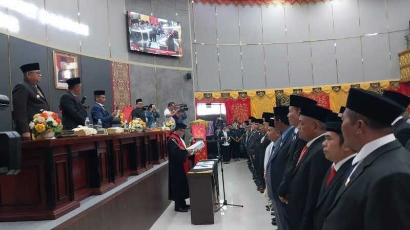 Anggota DPRD Padang periode 2024-2029 resmi dilantik. (Foto: Diskominfo Padang)