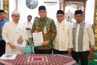 Pj Wako Padang Andree Algamar usai penandatanganan kerja sama dengan PT Sinai Travel. (Foto: Prokopim Padang)