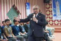 Pj Wali Kota Padang Andree Algamar memotivasi para Ketua OSIS SMA sederajat dari 23 provinsi di Indonesia. (Foto: Prokopim Padang)