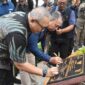 Pj Wali Kota Padang Andree Algamar bersama Direktur SDM dan Umum BPJS Kesehatan Dr. dr. Andi Afdal Abdullah meresmikan Taman Inisiatif Sisingamangaraja di Kelurahan Ganting Parak Gadang, Kecamatan Padang Timur. (Foto: Prokopim Padang)