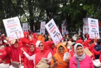 Deklarasi pasangan Wali Kota dan Wakil Wali Kota Padang M. Iqbal dan Amasrul dipadati ribuan warga, Minggu (25/8/2024). (Foto: DPD PKS Padang)