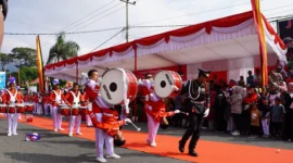 Penampilan salah satu marching band memukau para penonton yang hadir. (Foto: Diskominfo Padang Panjang)