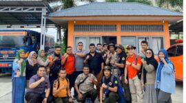 Tim BPBD Padang mengikuti lomba lintas alam di kawasan ekowisata Padang Janiah, Sumatera Barat. (Foto: BPBD Padang)