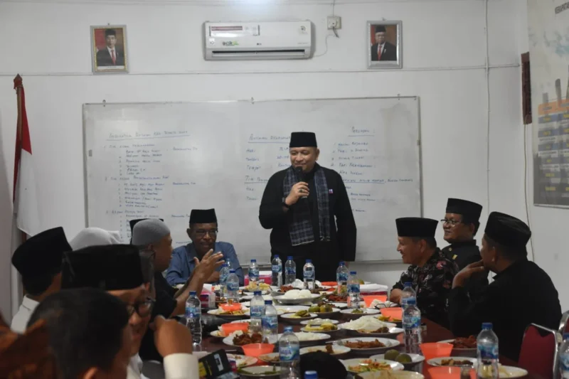 Pj Wali Kota Padang Andree Algamar saat  silaturahmi bersama pengurus KAN Lubuk Kilangan. (Foto: Prokopim Padang)