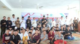 Pj Wali Kota Padang Andree Algamar dan rombongan mengunjungi Panti Asuhan Khusus Anak Mentawai, Jumat (9/8/2024). (Foto: Prokopim Padang)