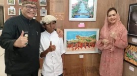 Pj Wali Kota Padang Andree Algamar didampingi Pj Ketua TP PKK Ny. Vanny Algamar bersama pemilik Dangau Studio Budi Irwandi. (Foto: Javanusa.com)