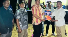Camat Lubeg Andi Amir mengukuhkan Satgas Anti Tawuran dan Kekerasan Kelurahan Batuang Taba Nan XX, Sabtu (7/9/2024) malam. 
