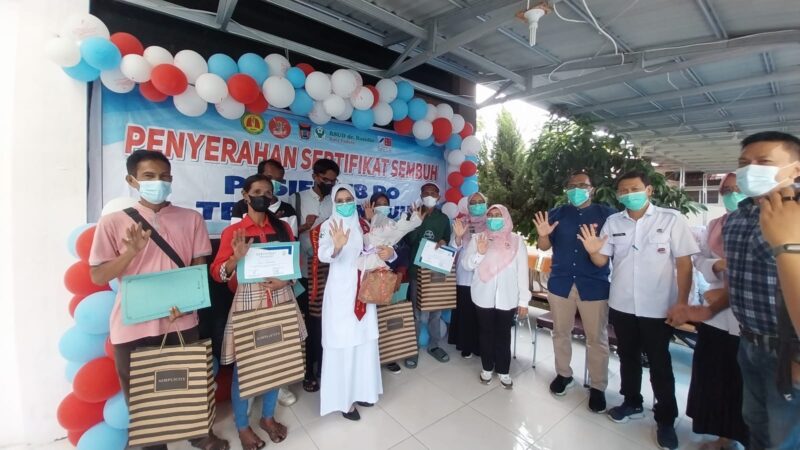 RSUD dr. Rasidin Padang menggelar wisuda kesembuhan enam pasien Tuberkulosis Resisten Obat (TB RO). (Foto: Diskominfo Padang)