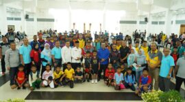 Bupati Tanah Datar Eka Putra membuka Turnamen Tenis Meja Pelajar Bupati Cup tahun 2024. (Foto: Prokopim Tanah Datar)