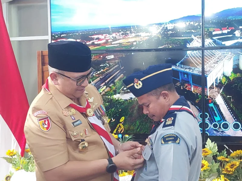 Pj Wali Kota Padang Andree Algamar menerima lawatan Pengakap Perak Tengah Malaysia. (Foto: Diskominfo Padang)