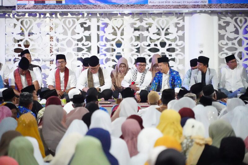 Bupati Tanah Datar Eka Putra menghadiri peringatan Maulid Nabi Muhammad SAW di Indojolito Batusangkar. (Foto: Prokopim Tanah Datar)