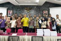 Kemendagri memberikan apresiasi terhadap kinerja Penjabat (Pj) Wali Kota Pariaman, Roberia dalam evaluasi triwulan IV. (Foto: Pemko Pariaman)