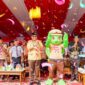 Pj Wali Kota Padang Andree Algamar meluncurkan penyu maskot resmi Kwarcab 09 Gerakan Pramuka Kota Padang. (Foto: Prokopim Padang)