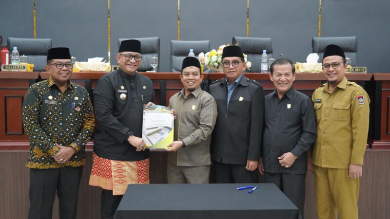 DPRD Kota Padang menyetujui APBD Perubahan Kota Padang Tahun Anggaran 2024. (Foto: Prokopim Padang)