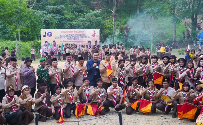 Penjabat (Pj) Wali Kota Padang Andree Algamar membuka Jambore Ranting Gerakan Pramuka Kwartir Ranting (Kwarran) 11 Koto Tangah di Bumi Perkemahan Tiger Camp, Jumat (6/9/2024). (Foto: Prokopim Padang)