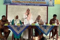 Ketua TP PKK Pasbar Ny. Titi Hansuardi menyampaikan sambutan. (Foto: Diskominfo Pasbar)