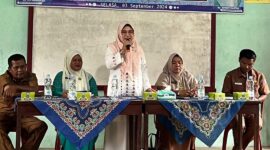 Ketua TP PKK Pasbar Ny. Titi Hansuardi menyampaikan sambutan. (Foto: Diskominfo Pasbar)