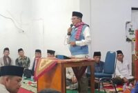Bupati Tanah Datar Eka Putra saat wirid Yasin Nagari Padang Magek di Masjid Nurul Islam Jorong Bulakan. (Foto: Prokopim Tanah Datar)