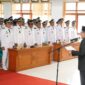 Bupati Eka Putra mengukuhkan perpanjangan masa jabatan 75 wali nagari dan BPRN. (Foto: Prokopim Tanah Datar)