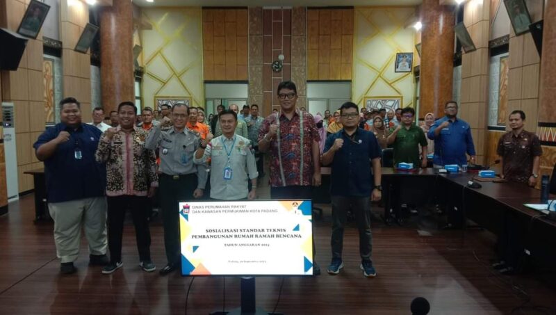 Pembukaan sosialisasi Standar Teknis Pembangunan Rumah Ramah Bencana yang digelar Dinas Perkim Padang. (Foto: Diskominfo Padang)