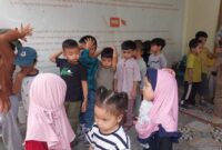 Anak-anak usia dini Ummah Islamic Learner Center Padang saat simulasi bencana gempa. (Foto: Diskominfo Padang)