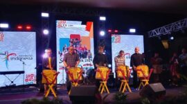 Pemukulan gendang oleh Plt Gubernur Sumbar Audy Joinaldy bersama Pj Wako Padang lainnya tanda dibukanya Sumbar Alek 2024. (Foto: Diskominfo Padang)