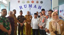 Pj Wali Kota Padang, Andree Algamar meresmikan Rumah Restorative Justice di Kecamatan Koto Tangah, Selasa (3/9/2024). (Foto: Prokopim Padang)