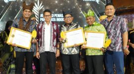 Pj Sekdako Padang Yosefriawan menerima penghargaan APPI 2024.  (Foto: Prokopim Padang)