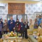 Penjabat (Pj) Wali Kota Padang Andree Algamar bersama Tim Monitoring dan Evaluasi Pelaksanaan Kegiatan SIIP di Rumah Dinas. (Foto: Prokopim Padang)